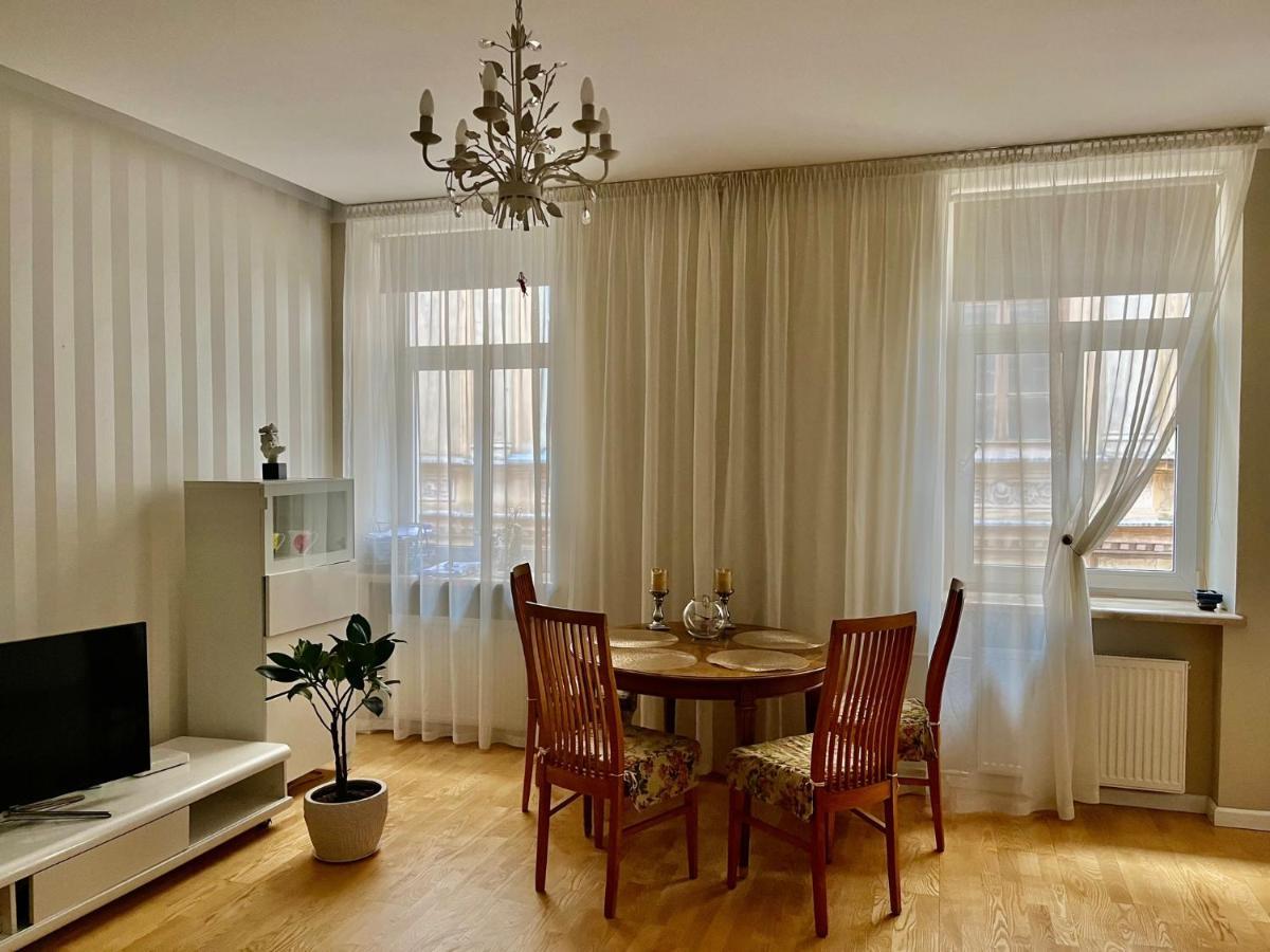 Provence Style Apartment In Old Town Klaipėda Exterior foto